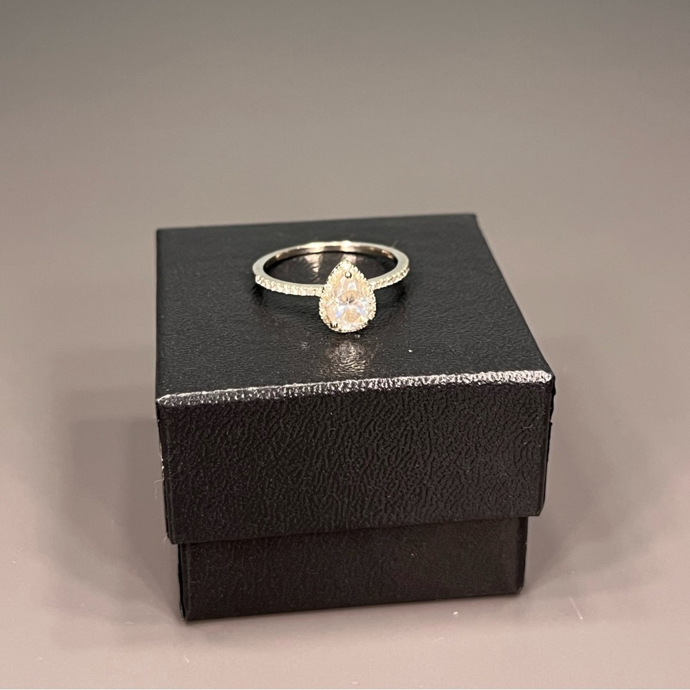 Sterling Silver Teardrop Ring